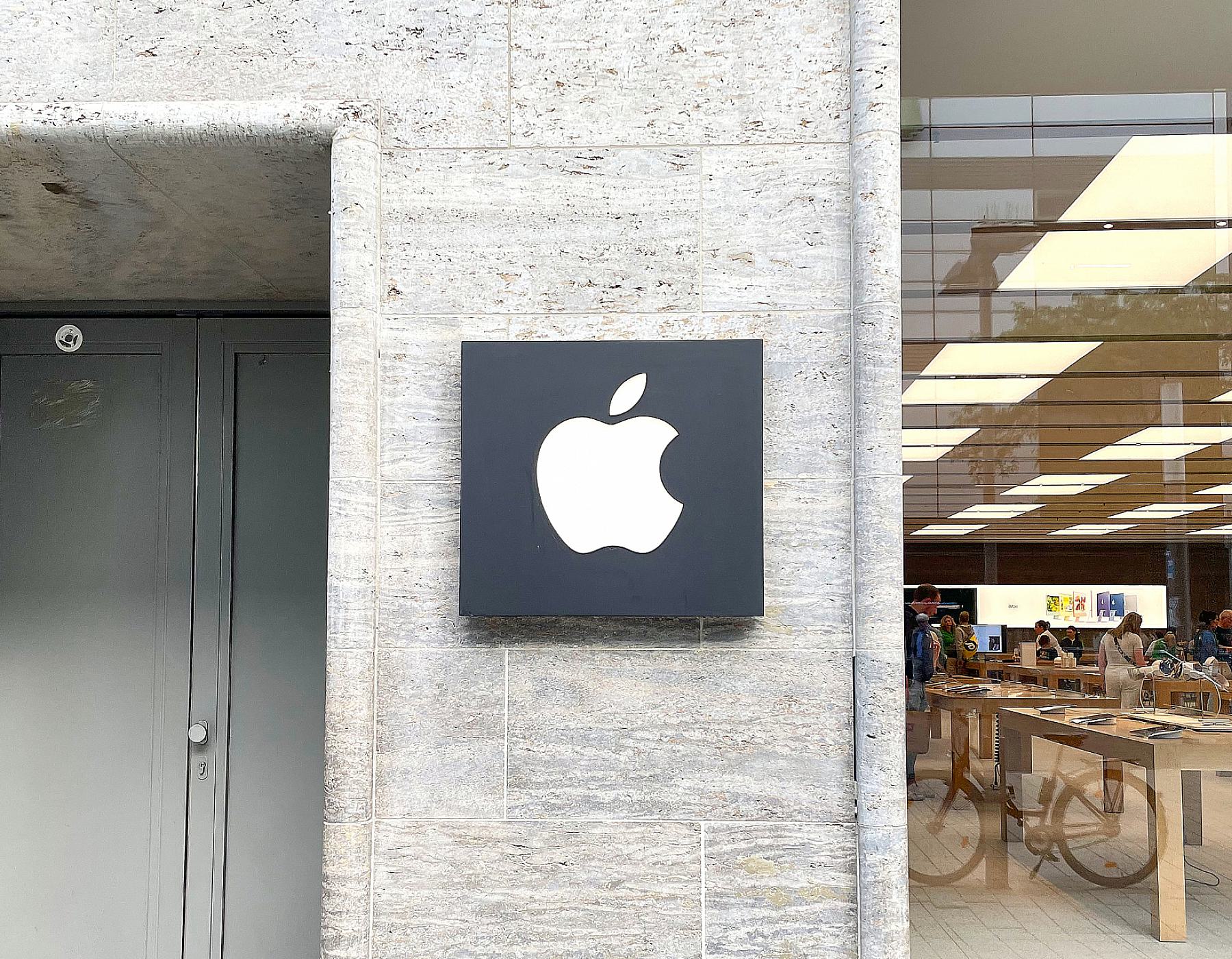 John Ternus folgt auf Tim Cook als Apple-Chef | Berliner Sonntagsblatt