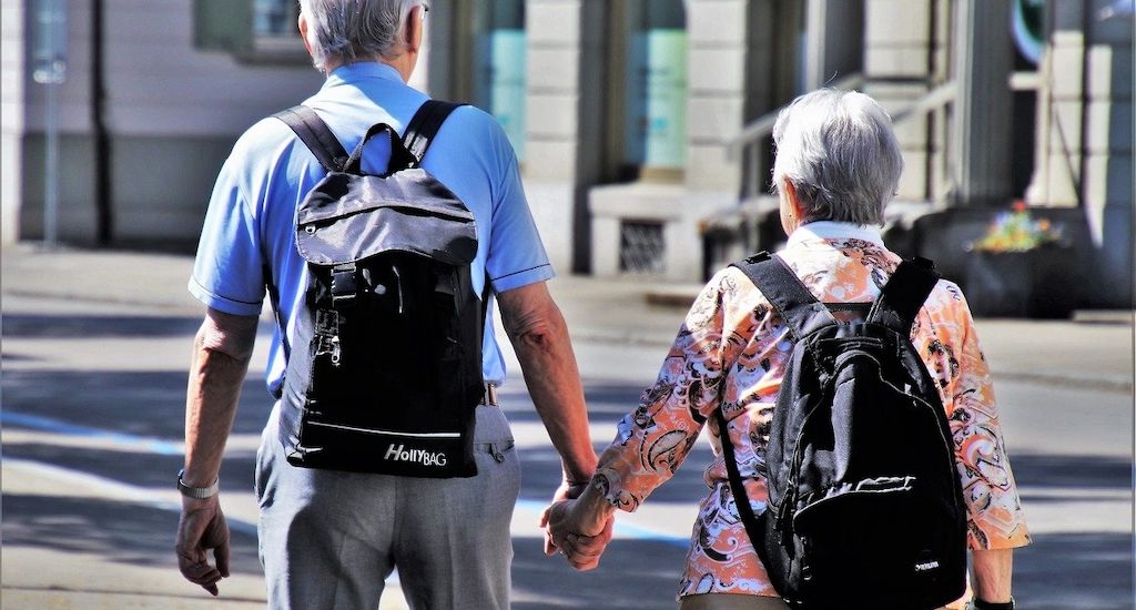 ARAG: Experten geben Reisetipps für Senioren! 
