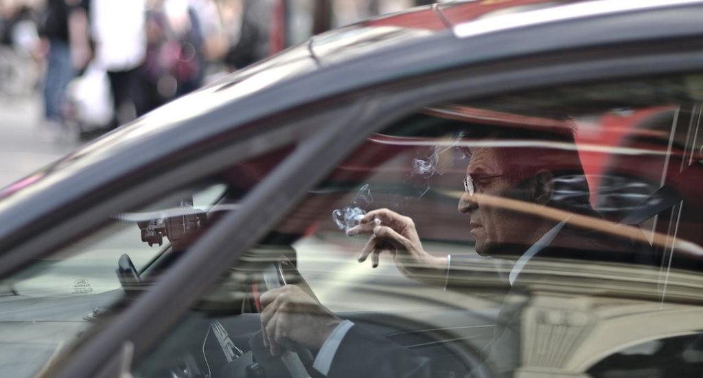 ARAG: Rauchverbot im Auto? Ein einheitliches Rauchverbot gibt es in Deutschland nach Auskunft der Experten nicht