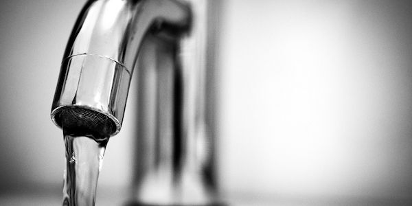 ARAG: Experten über Wassersparen im Haushalt und was man beachten sollte