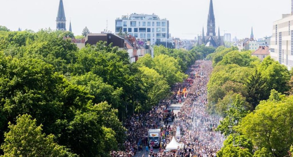 550.000 Menschen beim Karneval der Kulturen in Berlin