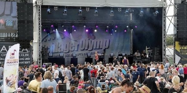 Party in Berlin- Der Schlager Olymp heute im Strandbad Lübars