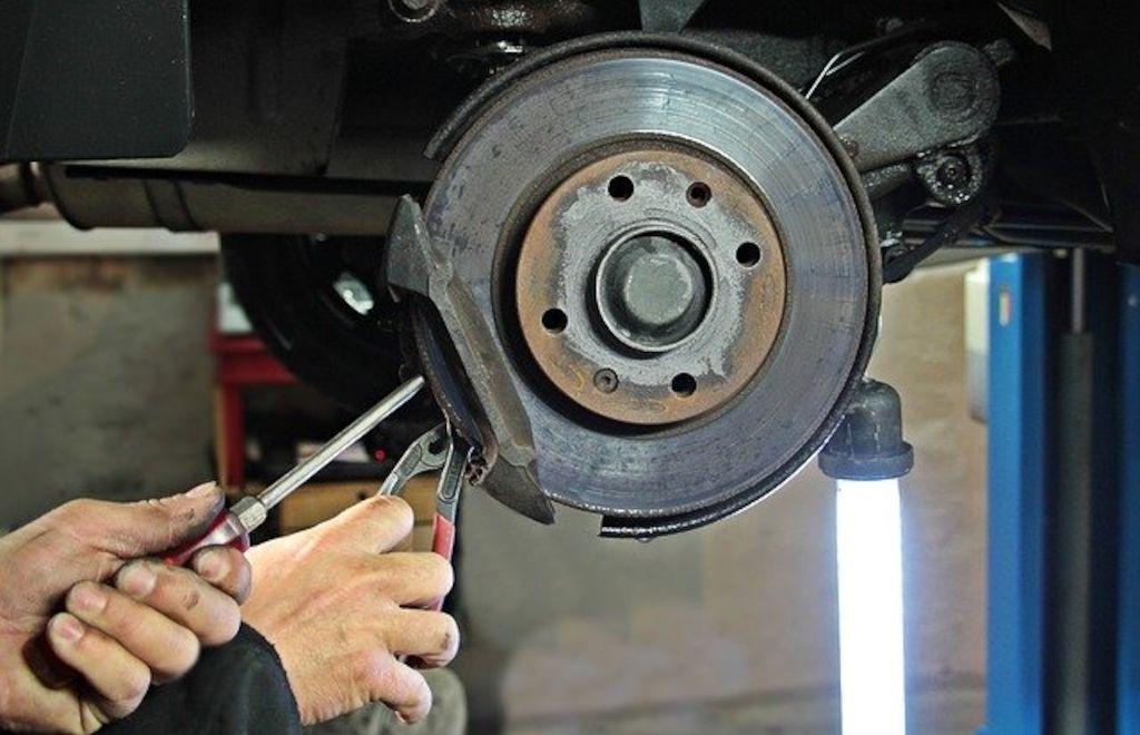 ARAG Experten geben Tipps, wie man Ärger bei der Auto-Reparatur umgeht!