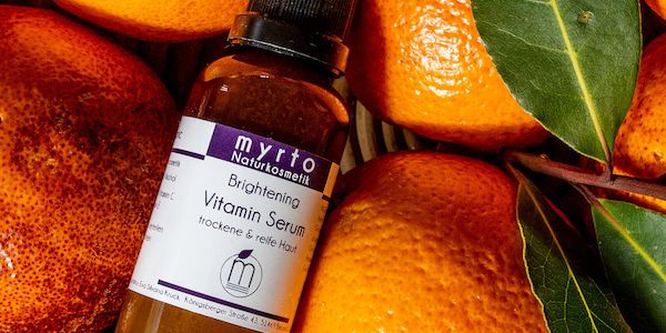 Innovative Anti-Aging Pflege: Das myrto Brightening Vitamin Serum! 