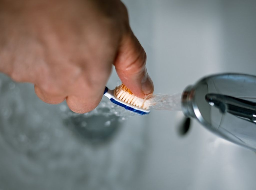 Bakterien im Trinkwasser: Gleichzeitige Desinfektion und Reinigung der Leitungen möglich