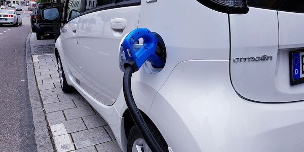 ARAG: Kaufprämie für E-Autos verlängert!