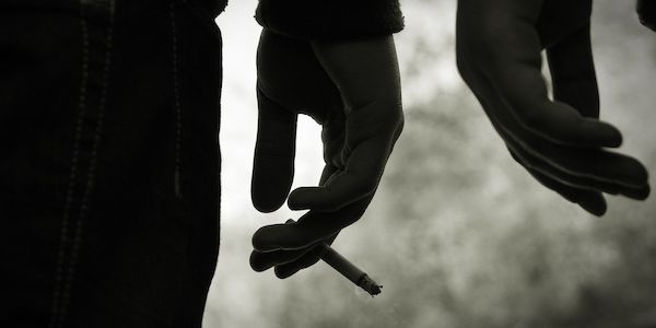 ARAG: Welche Auswirkungen Drogen auf Jugendliche haben