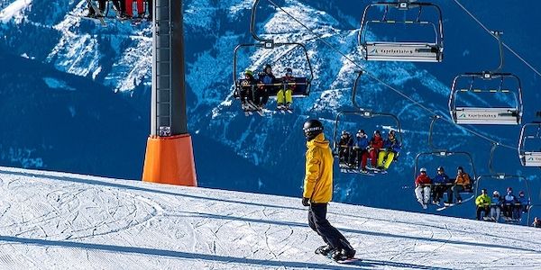 ARAG: Corona- Was gilt in den Skigebieten?