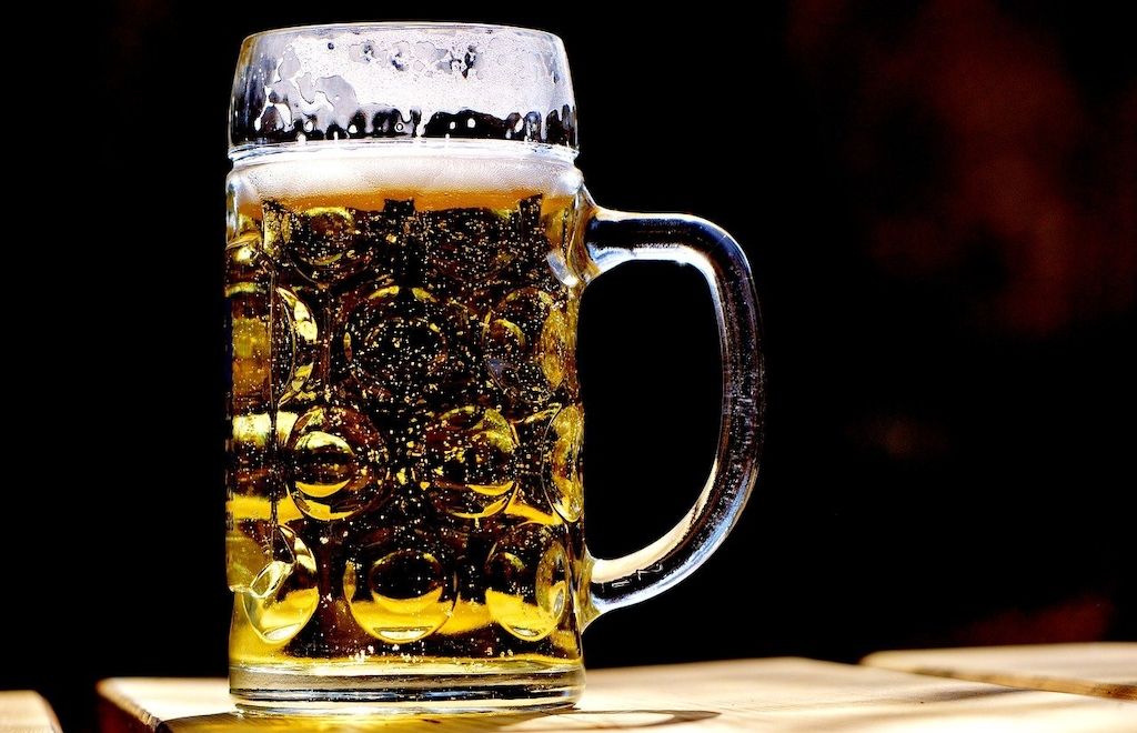 ARAG: Sein eigenes Bier brauen – Ist das erlaubt?