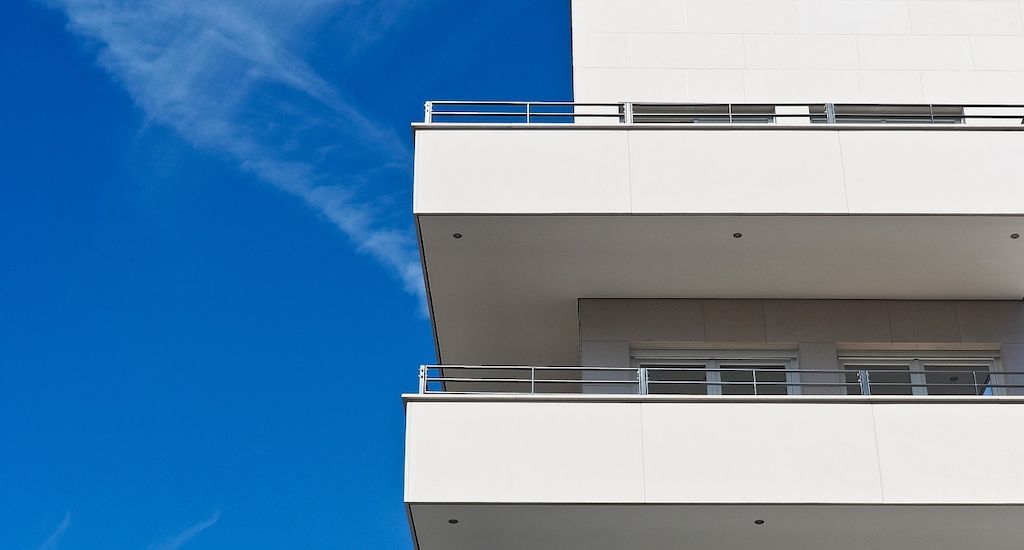 ARAG: Neue Balkone, Wärmedämmung, neue Fenster - Wenn die Miete wuchert!