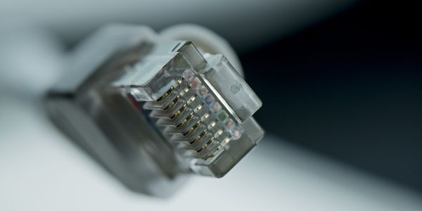 ARAG. Internetleitungen zu langsam? Mit dem Recht auf schnelles Internet soll sich das nun ändern!