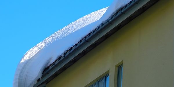 ARAG Experten mit Tipps zu den wichtigsten Versicherungen für den Winter
