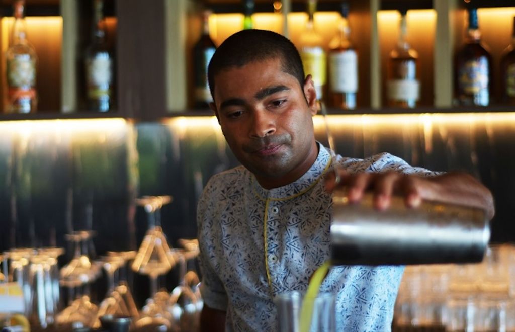 Der Bartender der Stars im Kandima Maldives-  Hoher Besuch zum Weltcocktailtag am 13. Mai