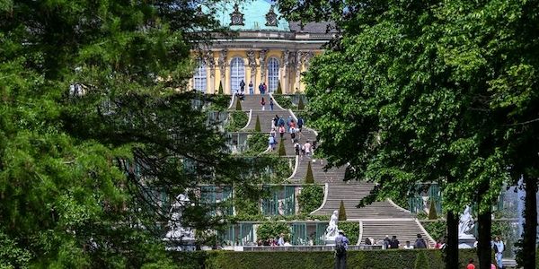 Potsdam: Ostereiersuche in Gärten von Schlösser-Stiftung möglich