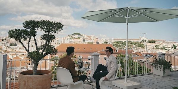 Sonnenschirme für Balkon und Terrasse mit unsichtbarer Technik
