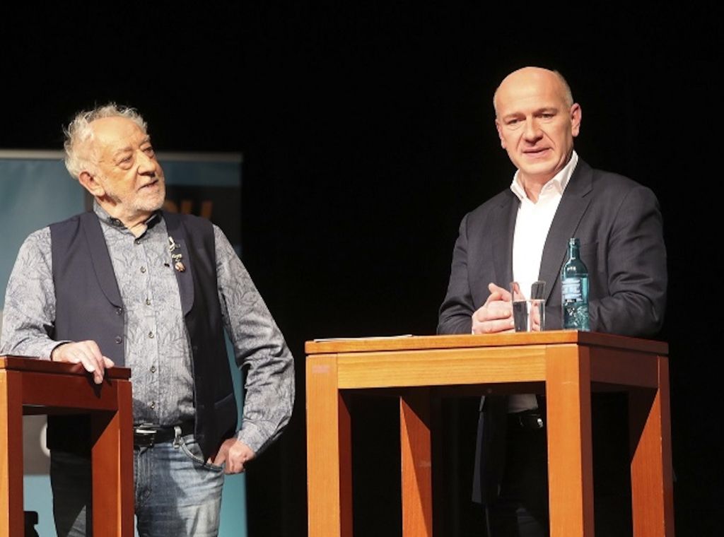 Kai Wegner stellte sich den Fragen von Dieter Hallervorden im Berliner Schlosspark Theater