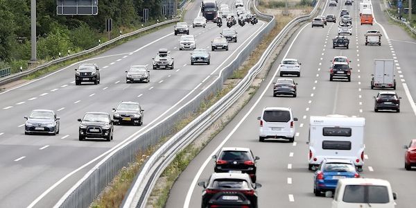 Verkehrsminister sperrt sich weiter gegen Tempolimit auf Autobahnen