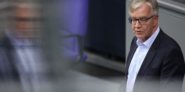 Bartsch kritisiert Bundeswehr-Reform als "Schaufensterpolitik"