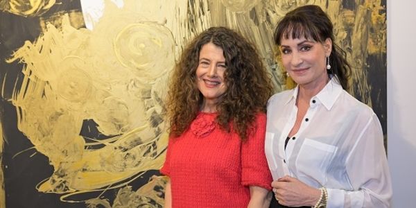 Weltfrauentag 2024 in München: Alexandra Kordas eröffnete Ausstellung  „Vom Dunkel ins Licht: Inspire Inclusion“ mit zahlreichen Power-Frauen! 