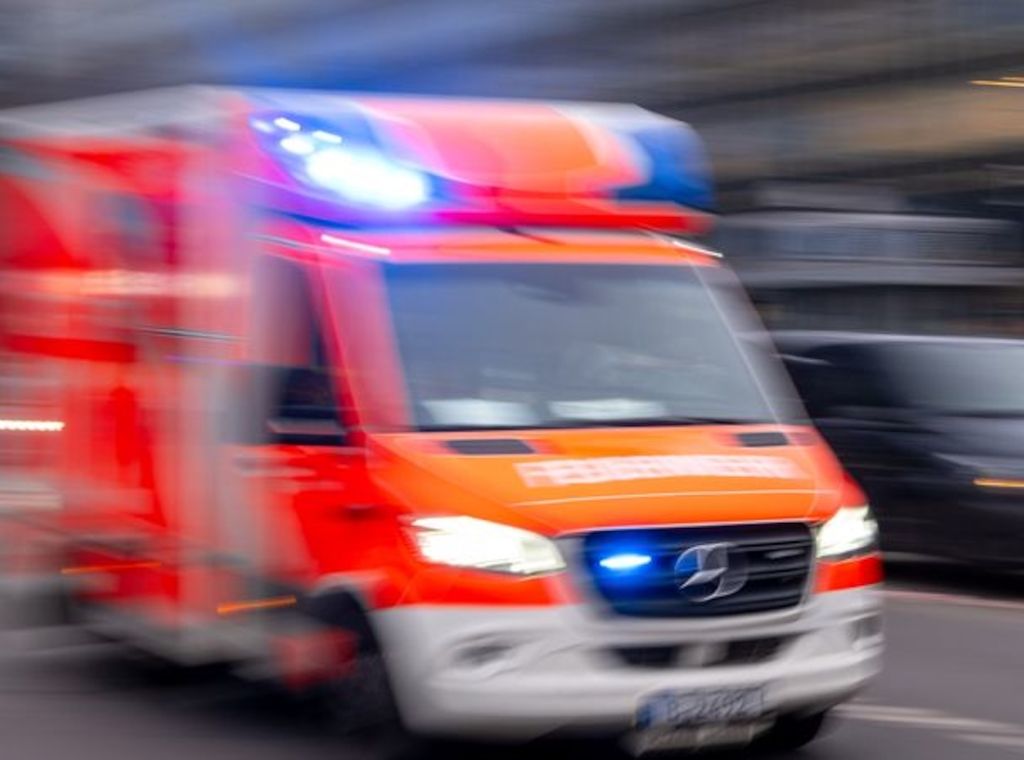 Berlin-Wilmersdorf: Radfahrer angefahren und schwer verletzt