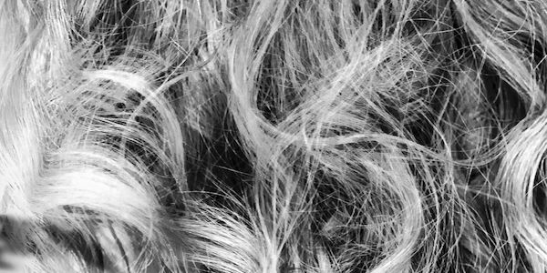 Myrto Naturkosmetik – Graue Haare färben – ja oder nein?