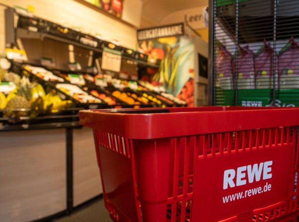 Supermarktkette Rewe eröffnet erste rein vegane Supermarktfiliale in Berlin
