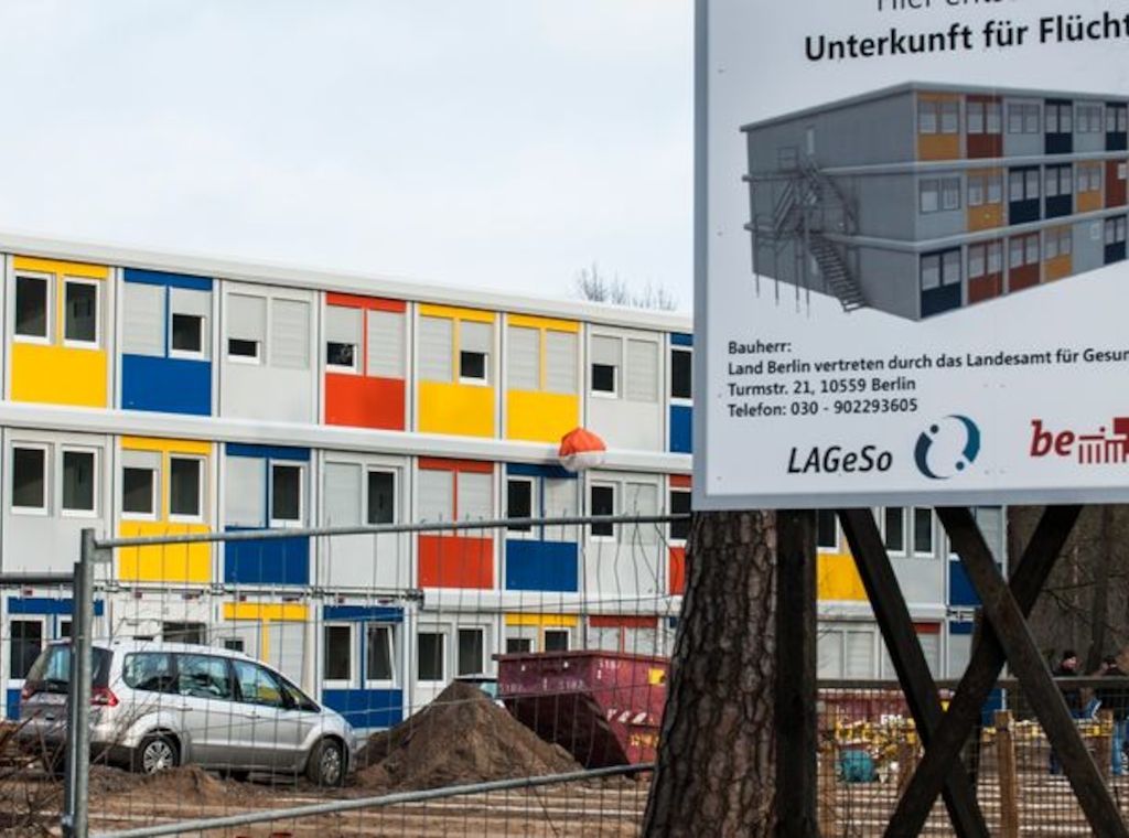 Berlins erstes Containerdorf für Geflüchtete wird geschlossen