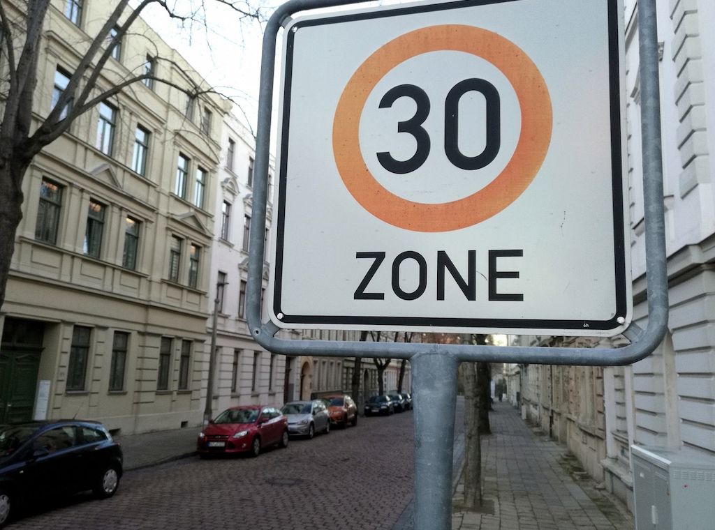 Städtetag: Kommunen sollen selbst über Tempo-30-Zonen entscheiden