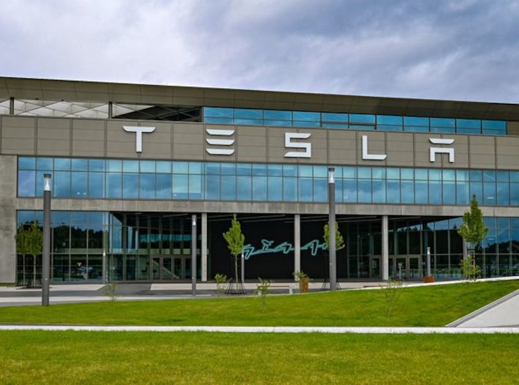 Tesla will 400 Stellen im Werk in Grünheide abbauen