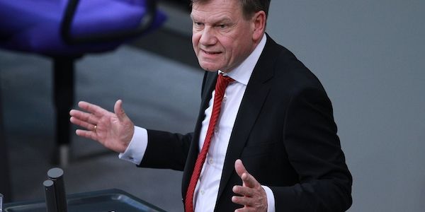 Unionsfraktion kritisiert Pläne für Bundeswehrreform