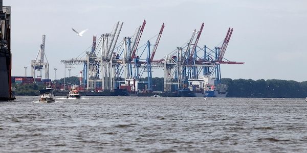 Maersk zweifelt am Hamburger Hafen
