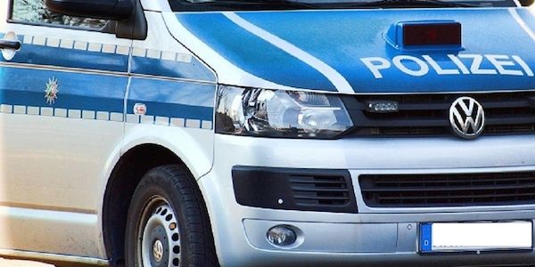 Mann mit Schreckschusspistole hat in Bernau hat Polizeieinsatz ausgelöst !