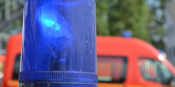 Transporter erfasst in Berlin-Tempelhof Fußgängerin: Frau schwer verletzt