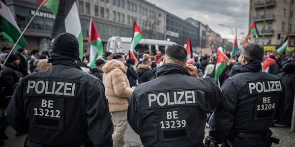 Berlin- 25 Strafanzeigen nach Demo zum Palästinenser-Gedenktag