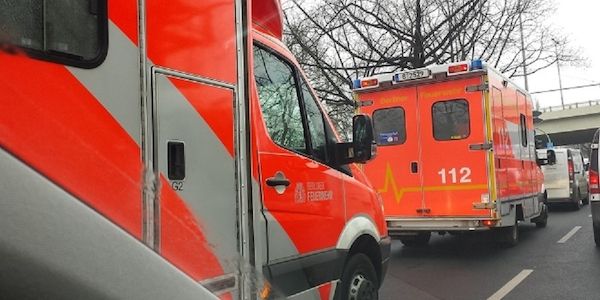 Spandau- Acht Verletzte nach Zusammenstoß von Auto mit Linienbus