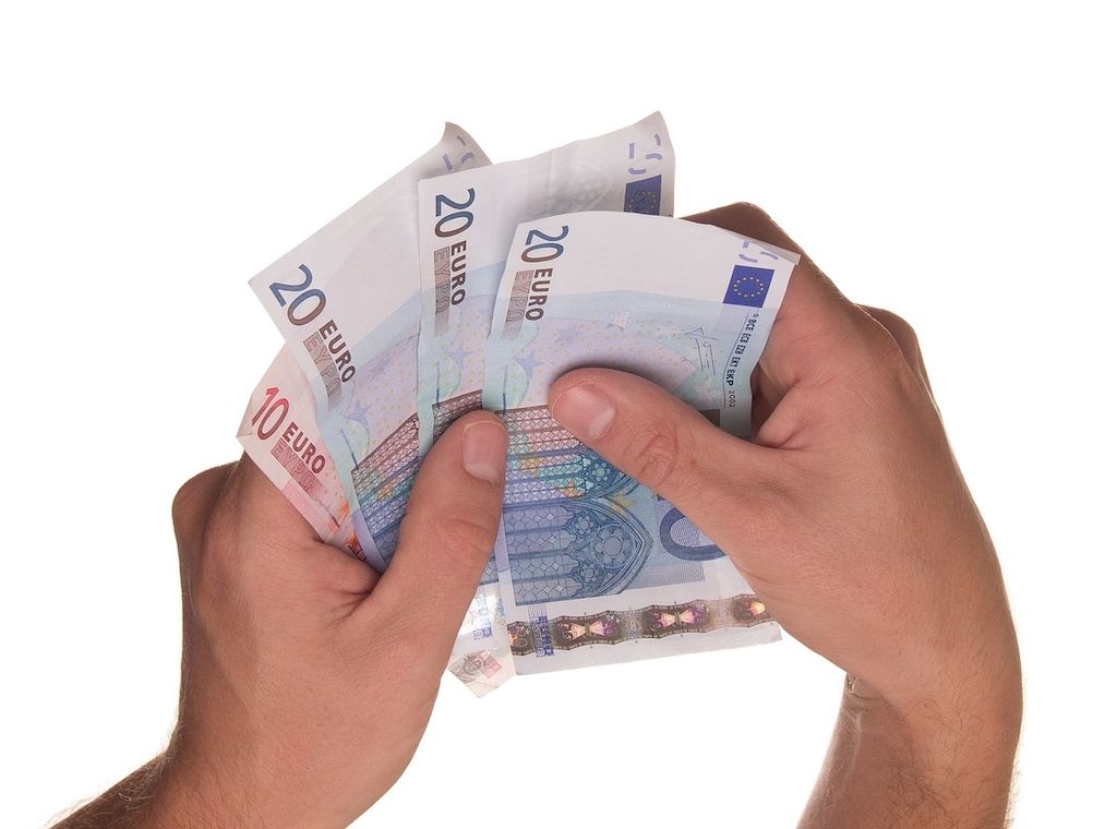ARAG Experten über Lohnlücken zwischen den Geschlechtern