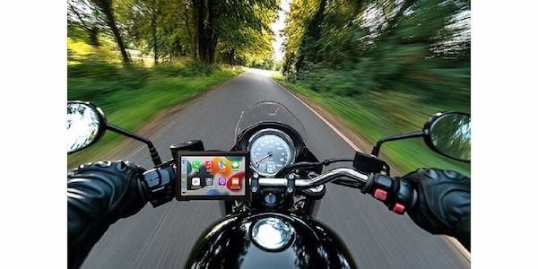 Die Sprachsteuerung für sicheres Fahren - Hände bleiben fest am Lenker