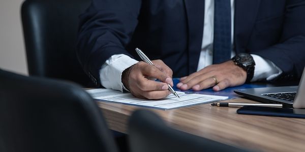 Volljurist (m/w/d)- Festanstellung in Vollzeit gesucht