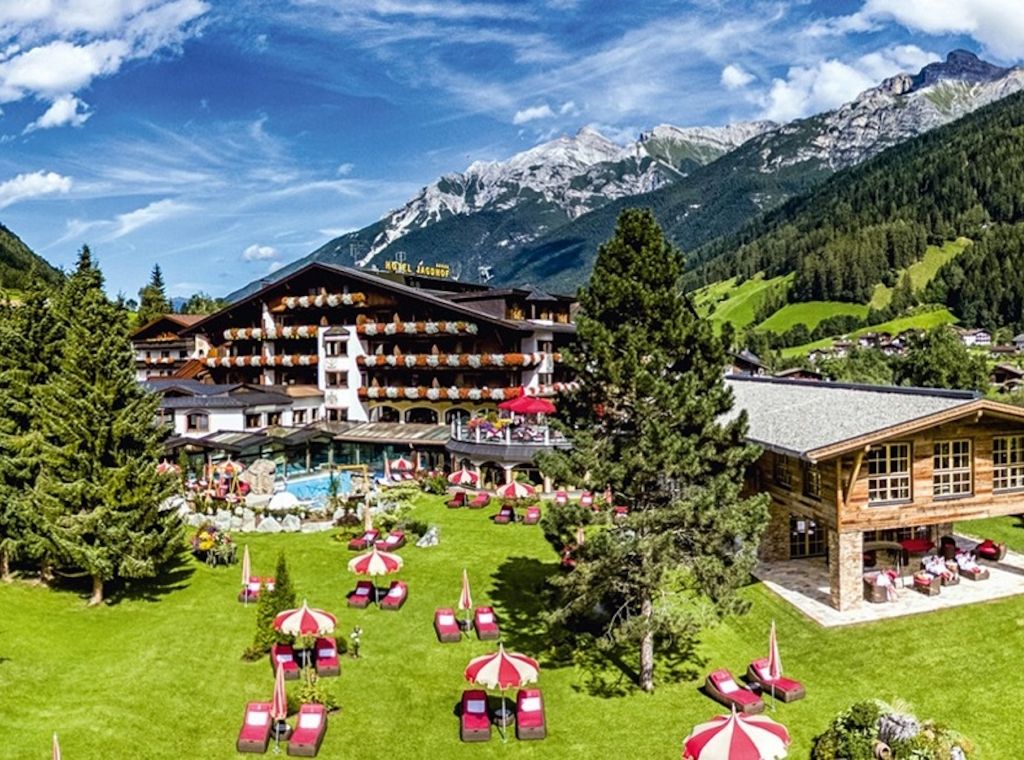 “Balance Boost Days” mit Cathy Hummels  im 5-Sterne SPA Hotel Jagdhof vom 8.-11. Mai 2025 