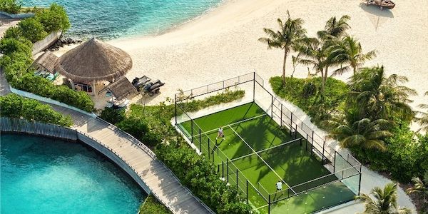 Padel Goes Malediven: Deutschlands Nr.1 Denise Höfer gibt Padel-Masterclass  im The Nautilus Maldives