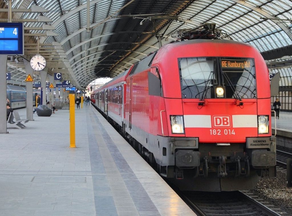 ARAG Experten über den Umgang mit den Verspätungen der Bahn!