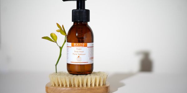 Myrto Naturkosmetik – Duschen bei trockener und gereizter Haut