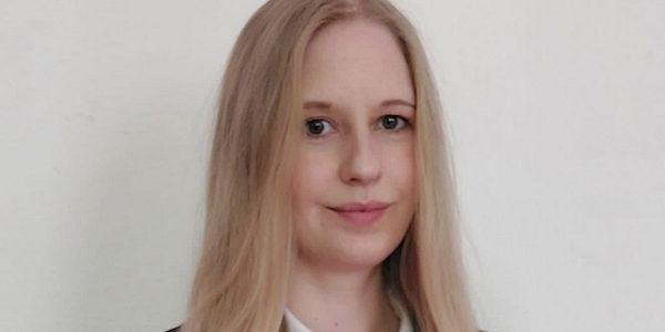 Lea Grimm: Mit Herz und Verstand in der Welt der Pflegeversicherungen