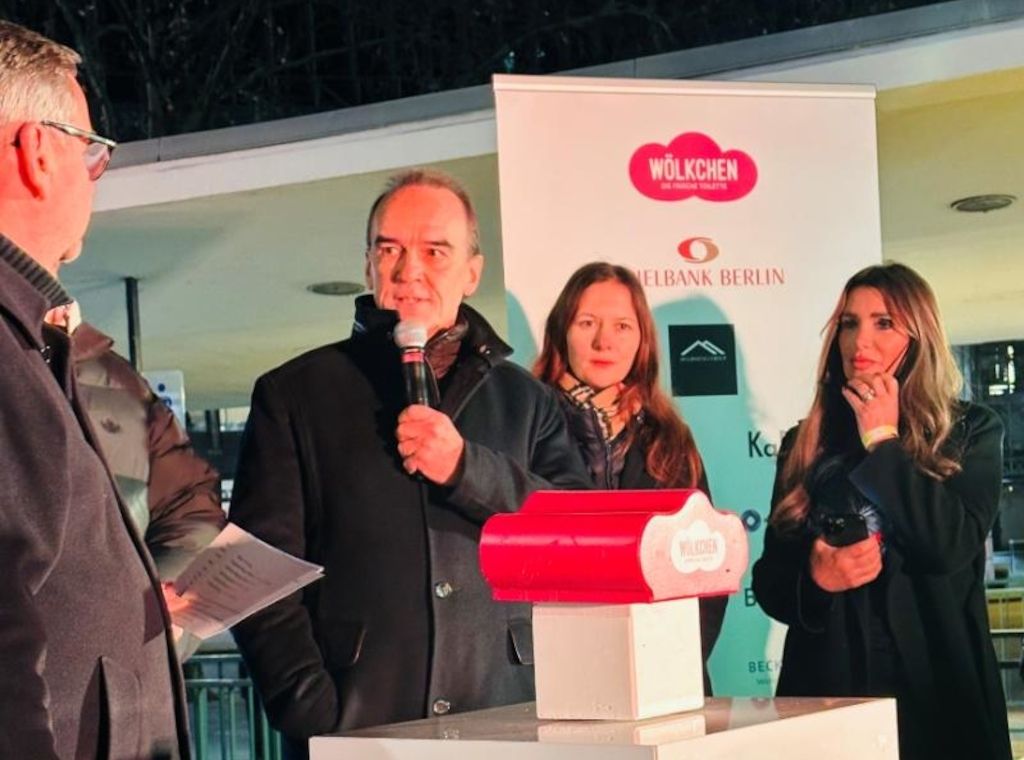 Berlins Ku’damm erstrahlt in festlicher Weihnachtsbeleuchtung