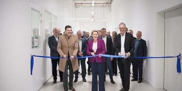 DIEAG begrüßt ASML im Gewerbestadtquartier Behrens-Ufer