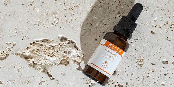 Myrto Naturkosmetik:  Niacinamid – Wirkstoffwunder für gesunde Haut