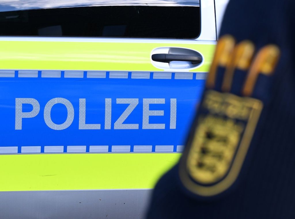 Strausberg: Bankraub mit Millionenschaden: Polizei sucht mit Blitzerfoto