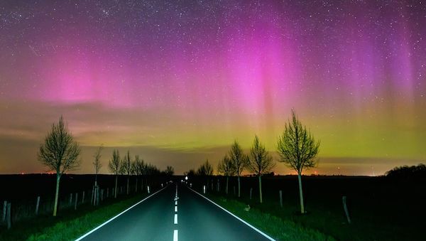 Polarlichter leuchten über Brandenburg