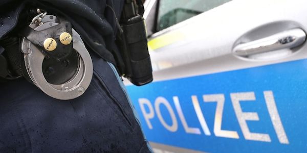 Berlin: Versuchte Erpressung - Polizei nimmt drei Tatverdächtige fest