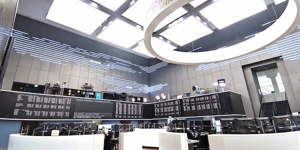Dax lässt nach - Bankenverband rät nach Leitzinssenkung zu Pause